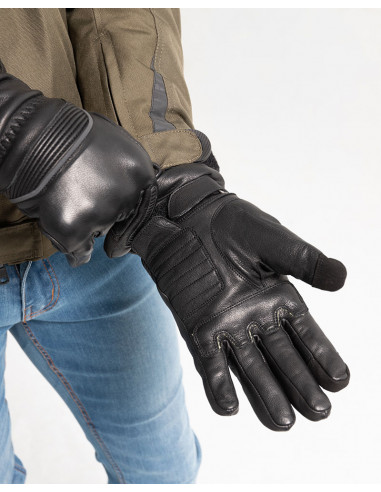 Guantes Lyon Man Negros de By City